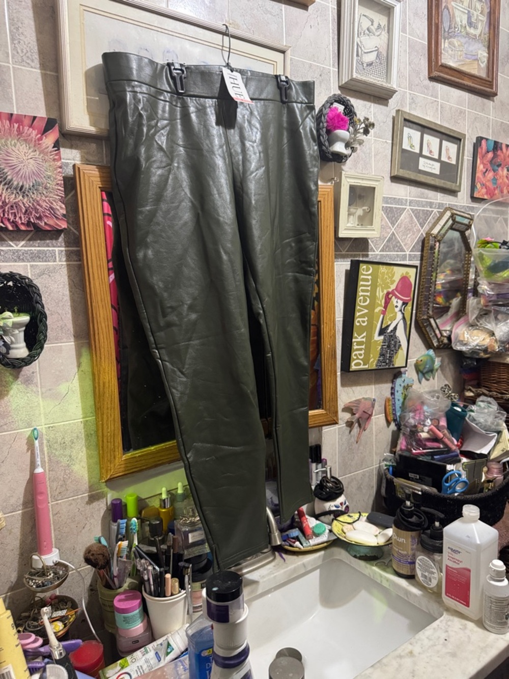 Hue PU leggings